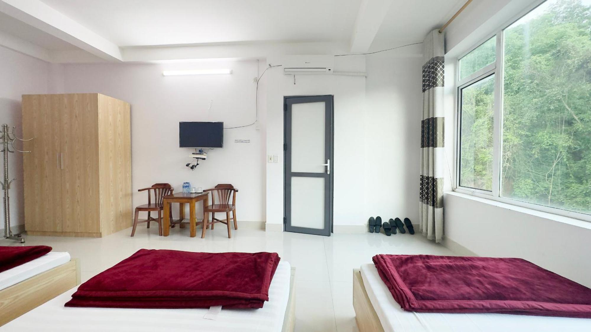 Quy Anh Hotel Bao Lac Town Exterior foto